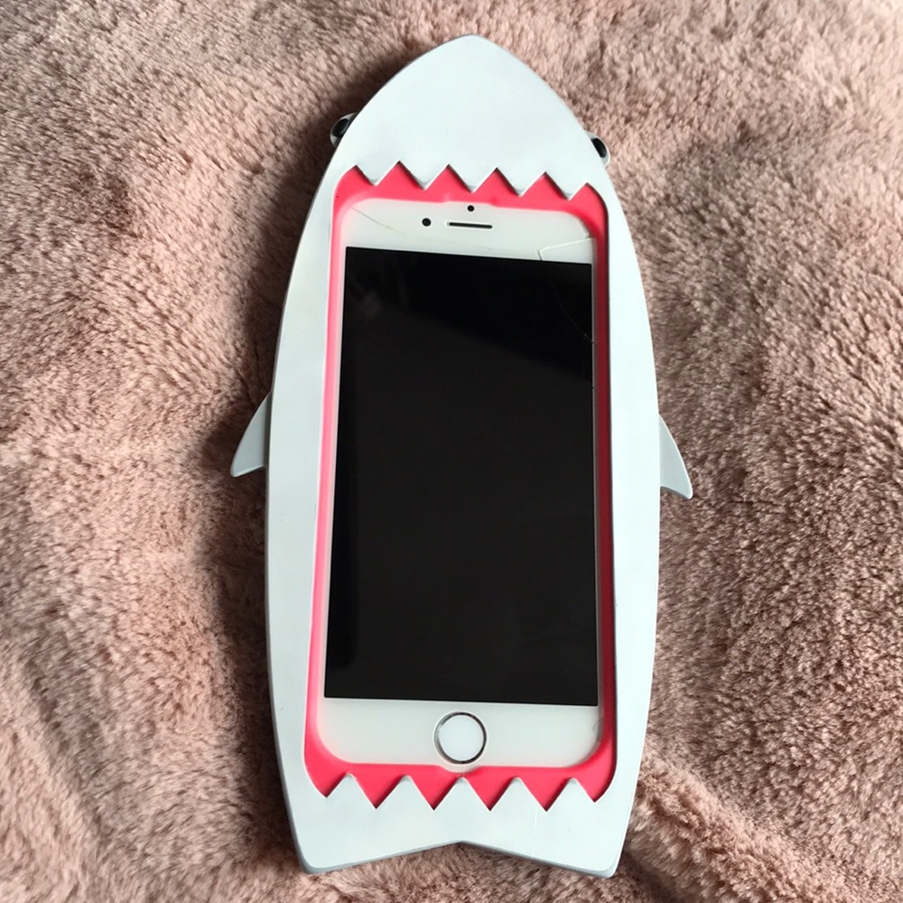 iPhone 6 “Love Pink” Shark case 🦈